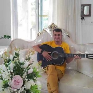 دانلود آهنگ جدید پدرام امینی به نام مشهور