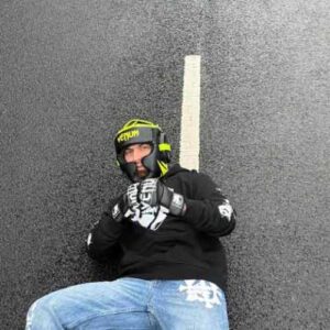 دانلود آهنگ جدید هیپهاپولوژیست به نام زخم